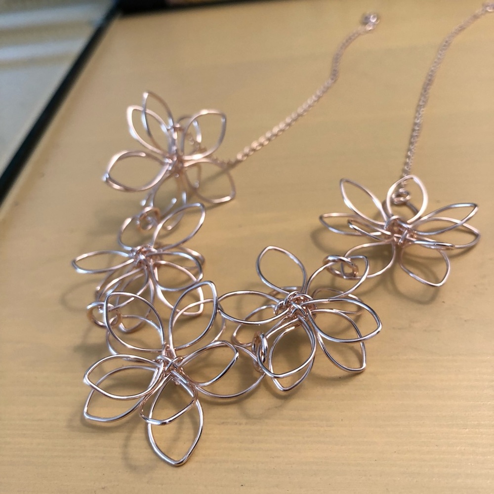 3D flower necklace